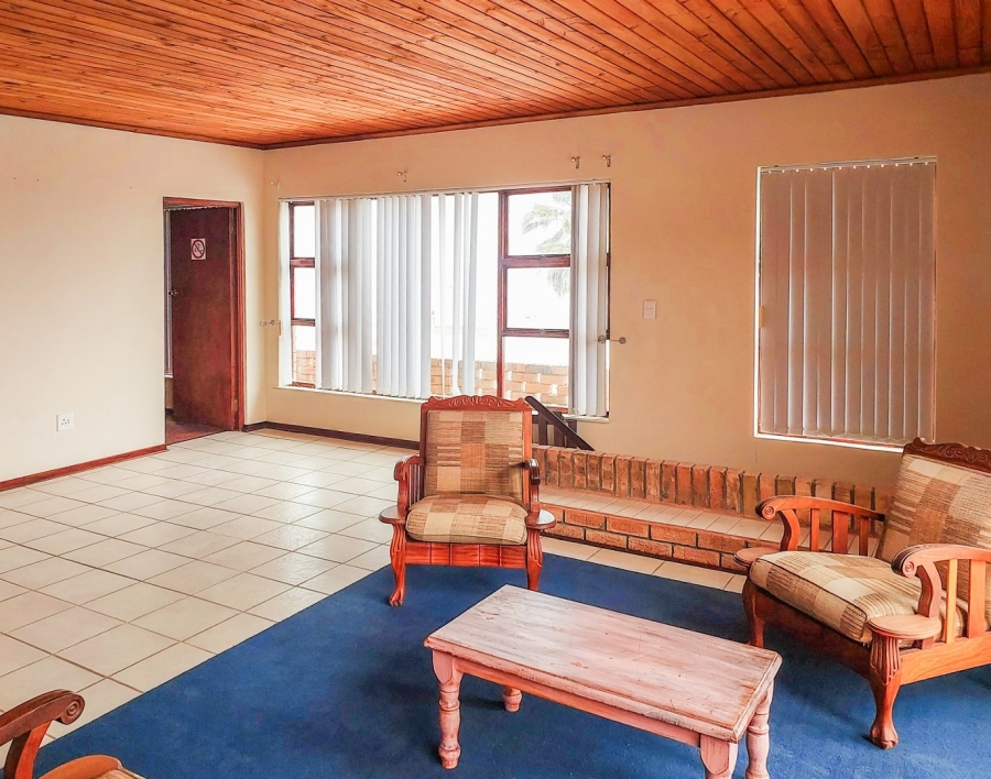 6 Bedroom Property for Sale in McDougall